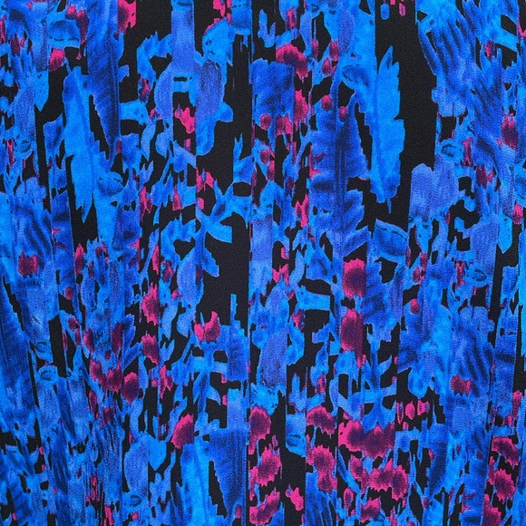 Pretty Shift Dress by Express - Picture 12 of 16